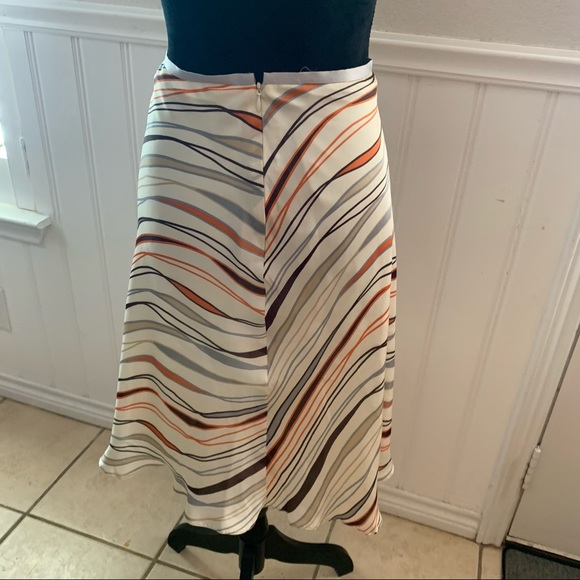Chepi Wave Print a line skirt 25” waist - Picture 3 of 8